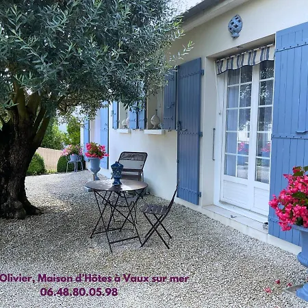 Bed & Breakfast D'hotes Les Volets Bleus à Royan - Sur -